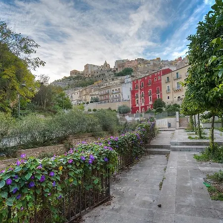 Ibla Rosso Lacca Appartamento