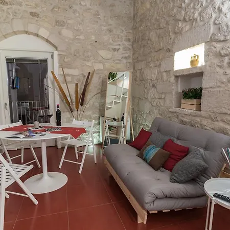 Ibla Rosso Lacca *