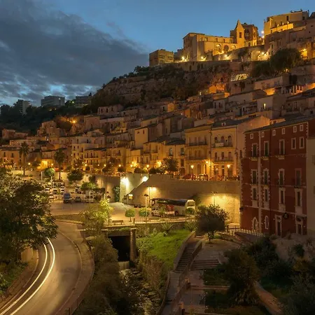Ibla Rosso Lacca Appartamento *