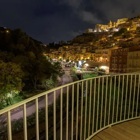 Ibla Rosso Lacca *